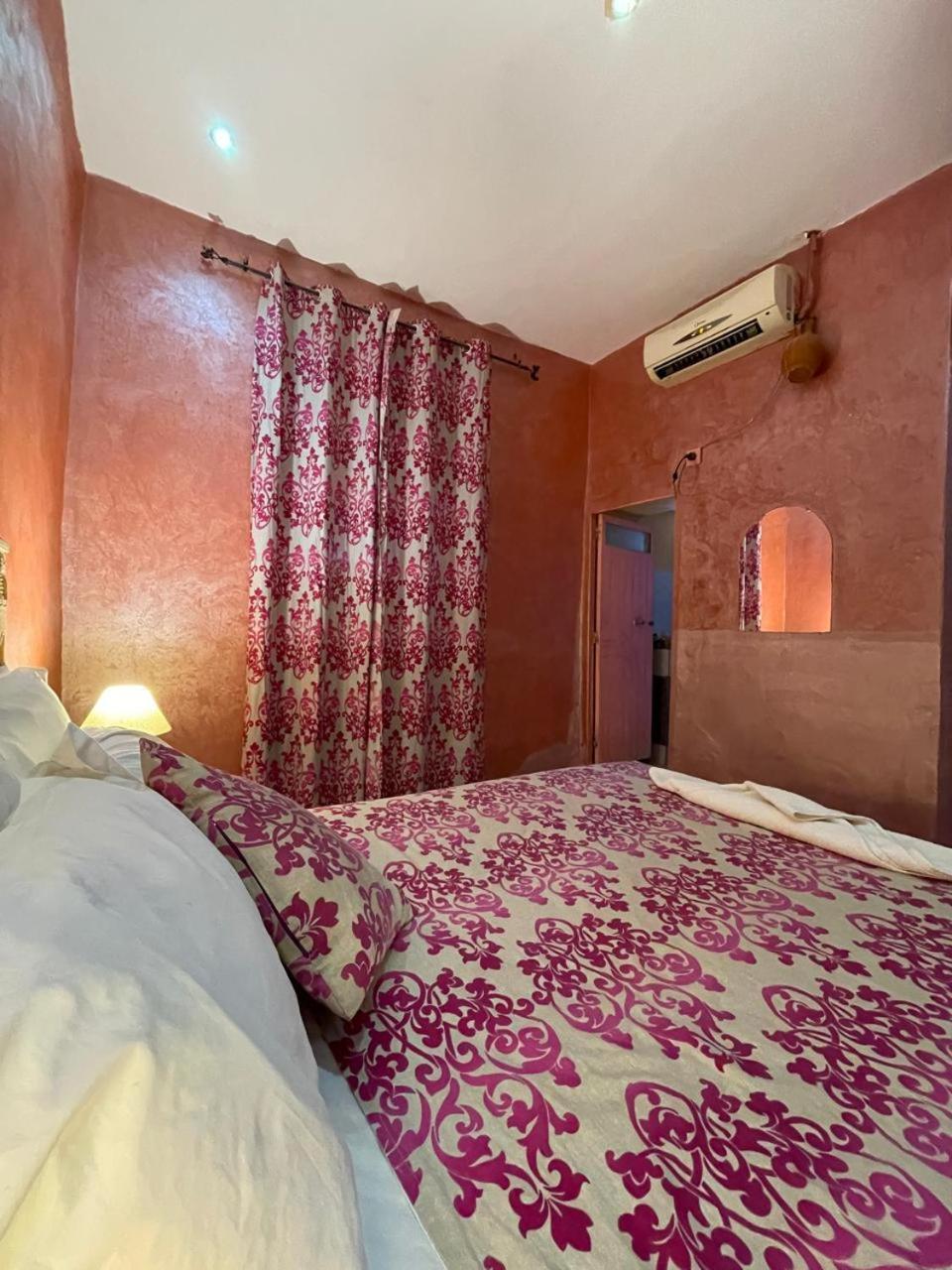 Hotel Familiale Les Grotte Aït Benhaddou Exterior photo